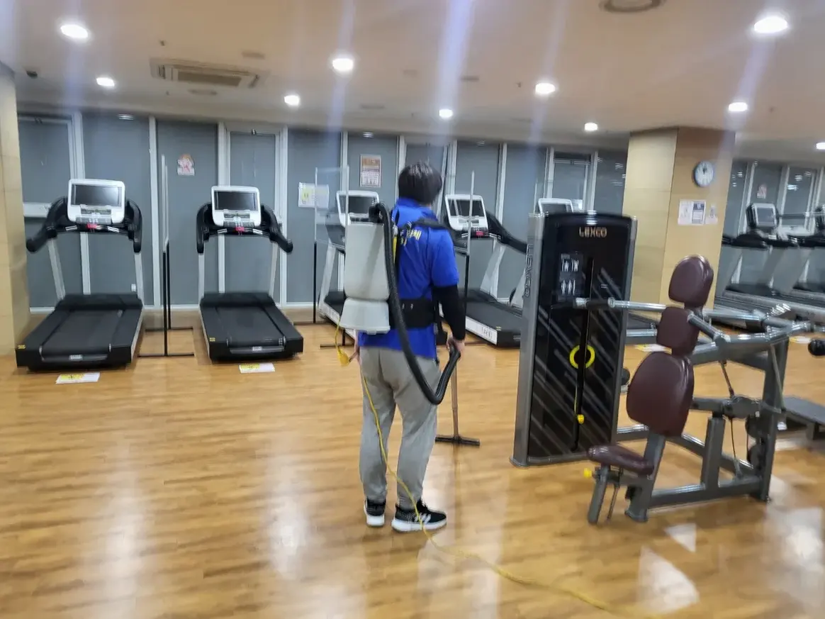 나주시 노안면 헬스장 샤워실 장비 주변 정밀 위생청소 사례 - 행진크린