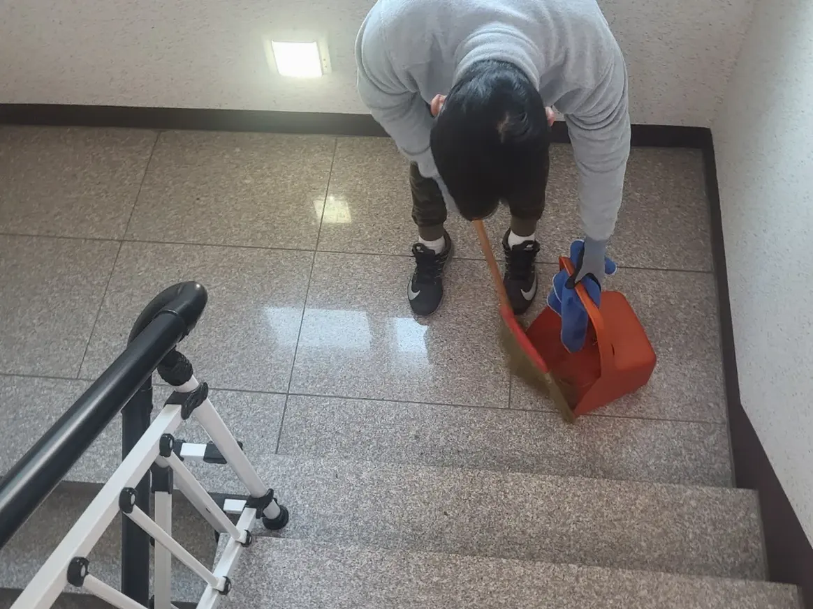진도군 의신면 오피스 기계실 장비 주변 정밀 위생청소 사례 - 행진크린