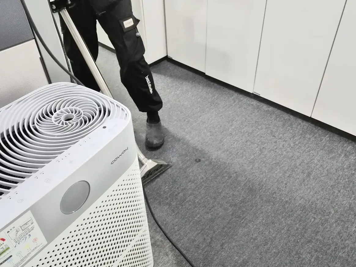 순천시 연향동 사업장 로비·복도 카페트 바닥 위생청소 사례 - 행진크린